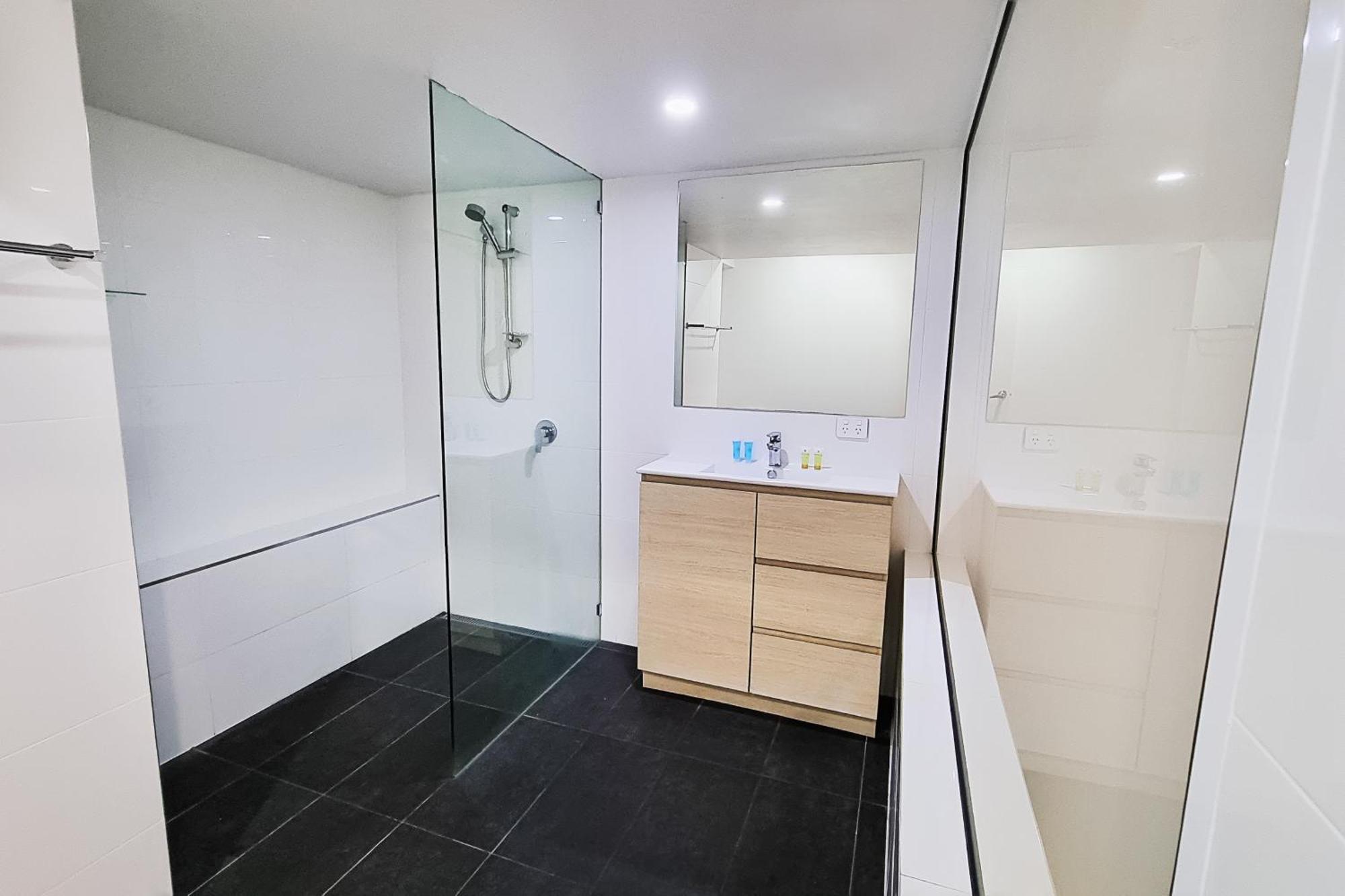 Tiki Hotel Apartments Surfers Paradise Gold Coast Zewnętrze zdjęcie