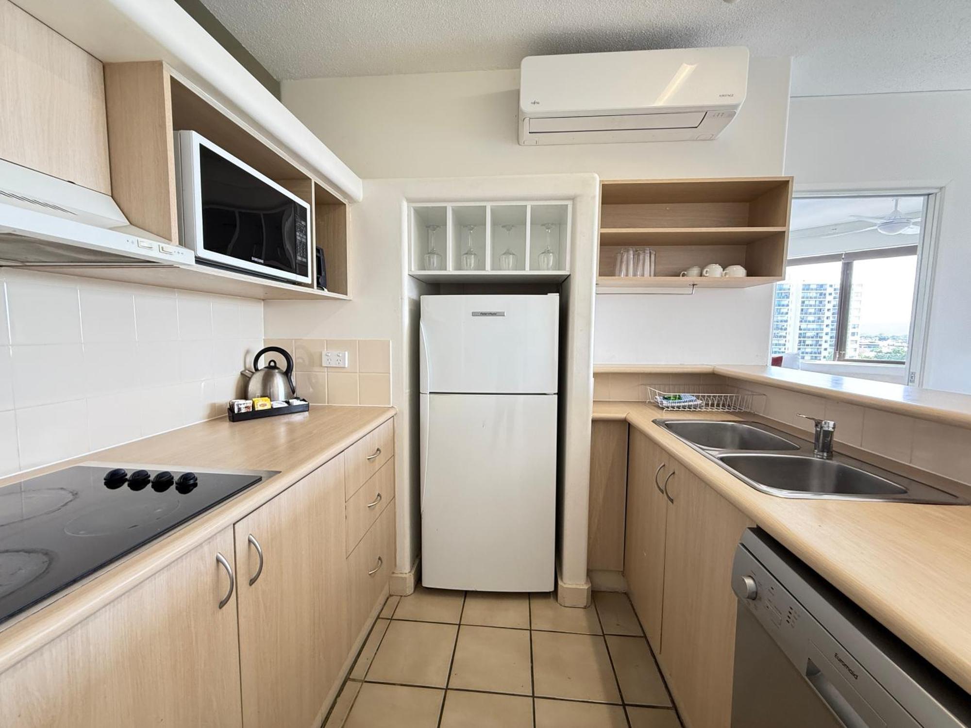 Tiki Hotel Apartments Surfers Paradise Gold Coast Zewnętrze zdjęcie