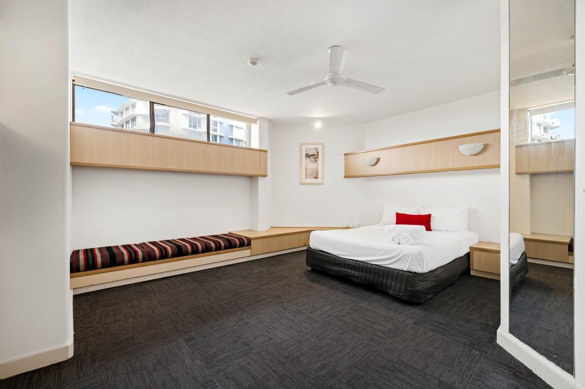 Tiki Hotel Apartments Surfers Paradise Gold Coast Zewnętrze zdjęcie