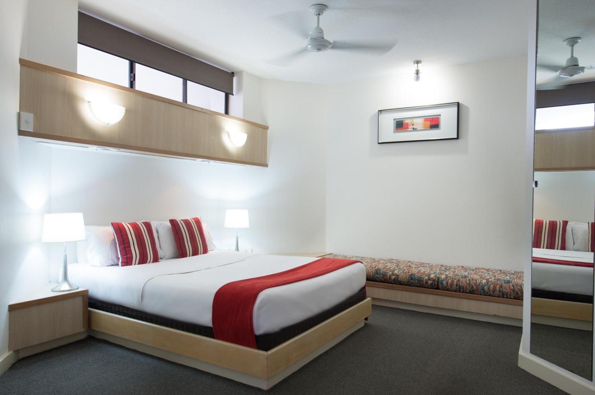 Tiki Hotel Apartments Surfers Paradise Gold Coast Zewnętrze zdjęcie