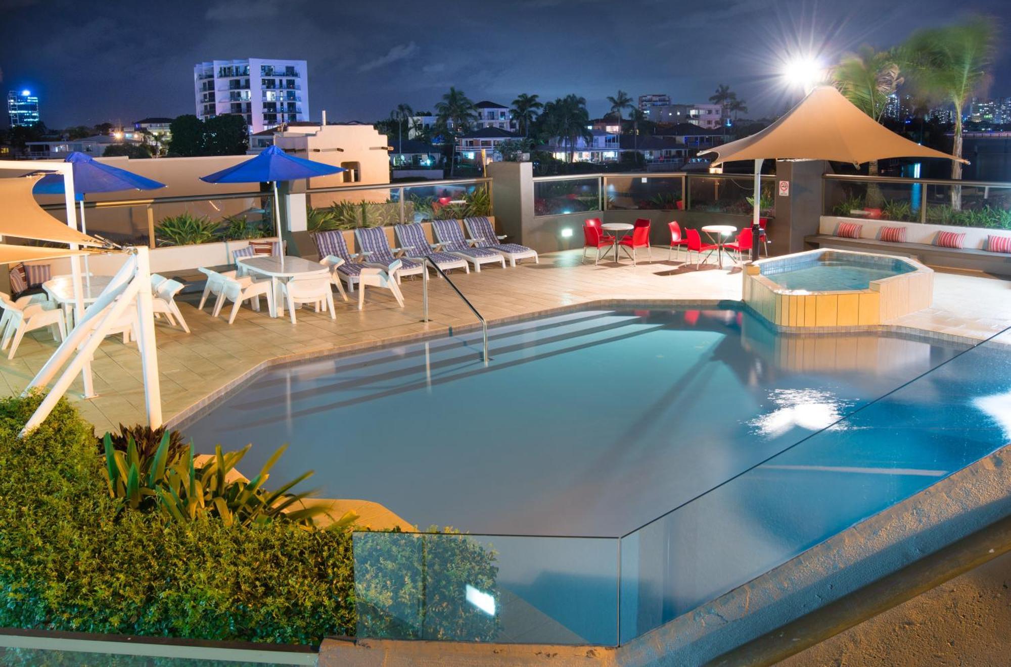Tiki Hotel Apartments Surfers Paradise Gold Coast Zewnętrze zdjęcie