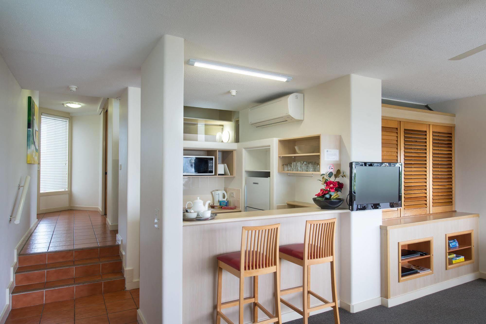 Tiki Hotel Apartments Surfers Paradise Gold Coast Zewnętrze zdjęcie