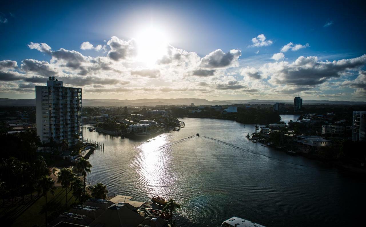 Tiki Hotel Apartments Surfers Paradise Gold Coast Zewnętrze zdjęcie